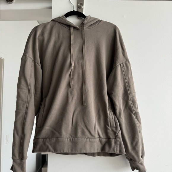 Two Alo sweatshirts (one green and one purple) barely worn and very comfortable - Picture 2 of 4